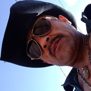 Meet your Posher, Lorenzo adrian